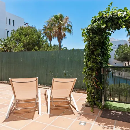 Alamar Poolfront Garden By Costarentals - Ref 46